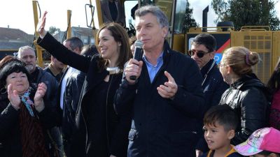 Tras un acto cargado de tensiones, agredieron el veh�culo de Macri