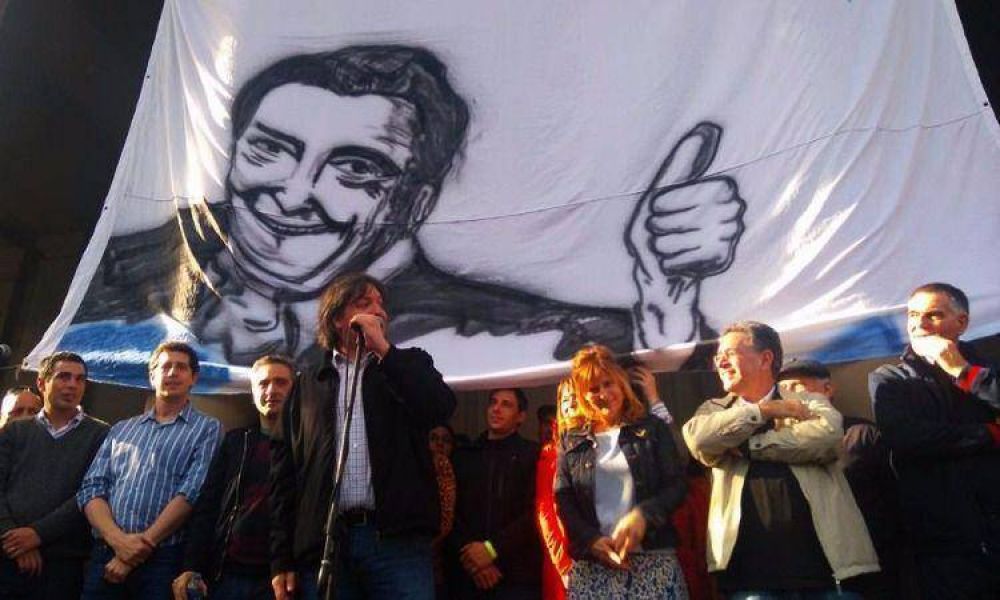 Mximo se puso a la cabeza del Frente Ciudadano de Cristina, carg contra Macri y el PJ
