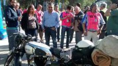 El intendente Alfaro particip� de la largada del 55� Rally Nacional de Motos Antiguas