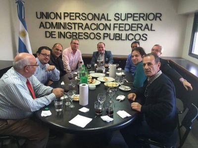 Encuentro entre el gremio UPSAFIP y periodistas