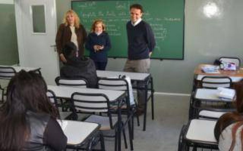 San Mart�n: Katopodis visit� nuevas obras del Programa Haciendo Escuela