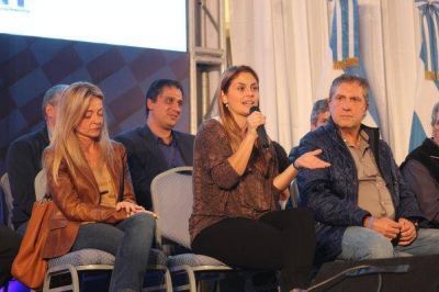Ferraro en el Congreso Frente Renovador UNA: 