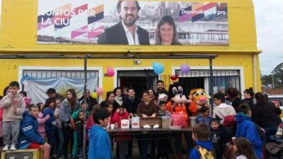 Giri reaparece en escena con actividades partidarias