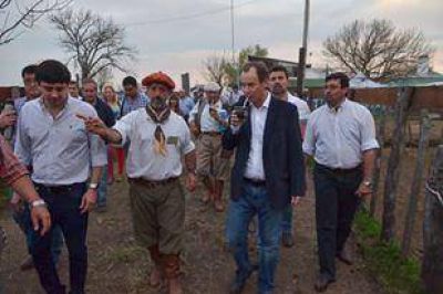 Bordet visit� la muestra rural de Federal y afirm� que no habr� �decisiones unilaterales� que perjudiquen al campo 
