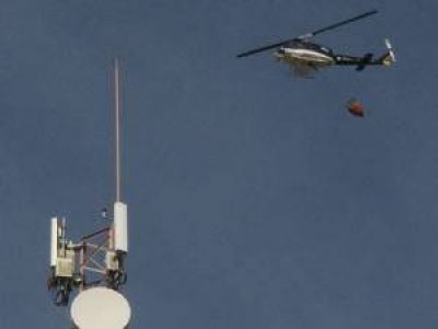 Ardua tarea de brigadistas para controlar el fuego en Los �ngeles