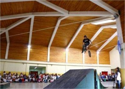 Jvenes del Skate Park realizaron demostracin de acrobacias