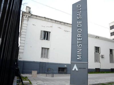 Cientos de pacientes no podr�n seguir haci�ndose di�lisis por una deuda millonaria de provincia