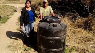 Proveen de tanques de agua para El Zanj�n