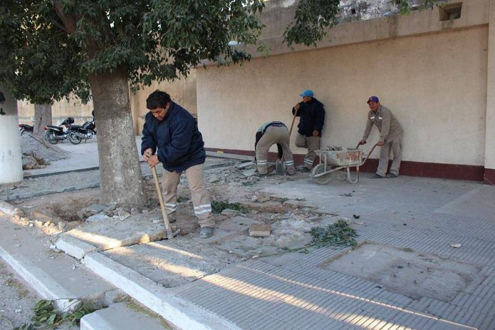 Realizan trabajos de refaccin en el cementerio municipal La Piedad