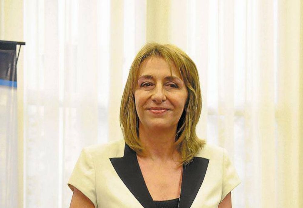 Alejandra Gils Carb� define en un dictamen su postura sobre el tarifazo