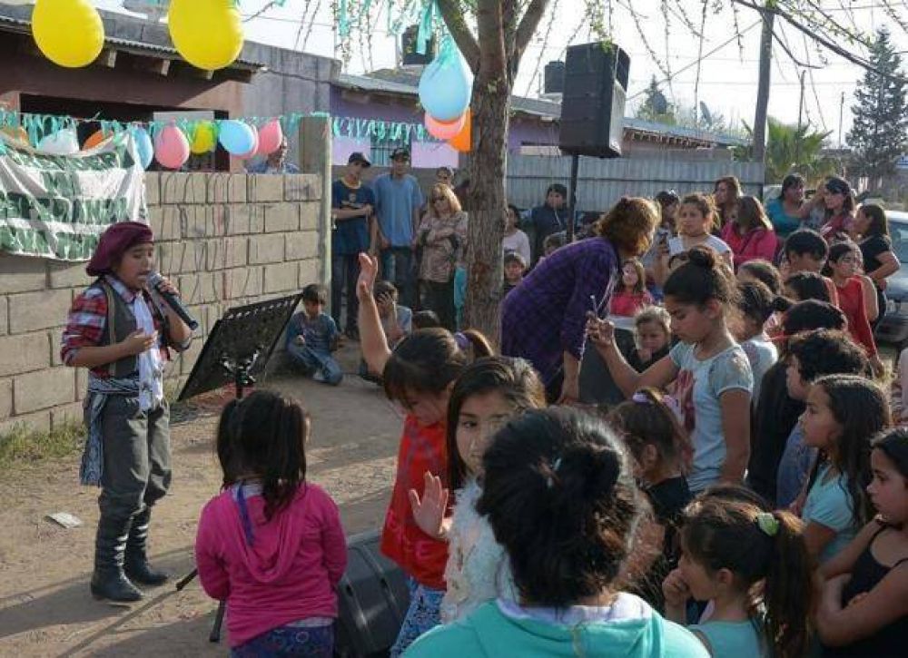 Festejo solidario: los chicos del Eva Per�n II celebraron su d�a