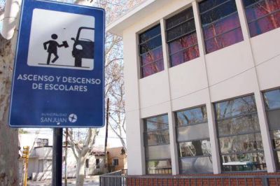 Un plan en nueve escuelas para evitar caos vehicular