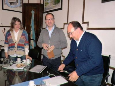 Salom�n fue anfitri�n de la visita de Perechodnik