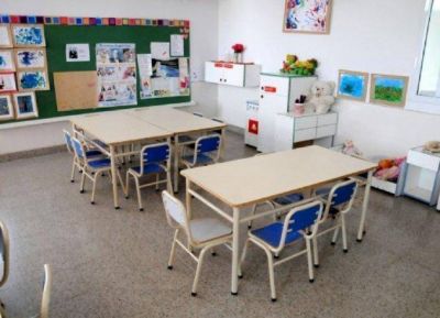 Docentes amenazan ahora con un paro nacional