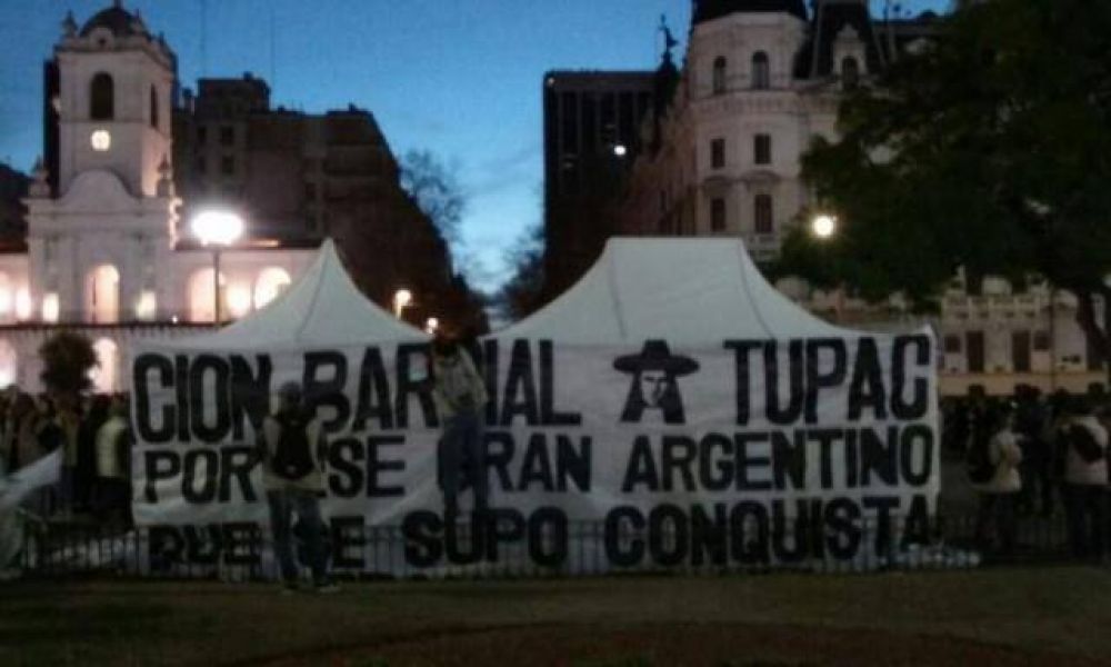 Junto a otros militantes y dirigentes Florencia Saintout se hizo presente en Plaza de Mayo, en solidaridad con Milagro Sala