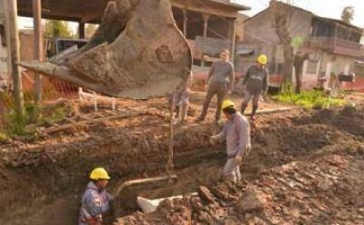 Ponen en marcha obra h�drica para el Barrio San Carlos
