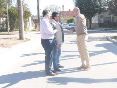 El Intendente supervis� obras de asfalto