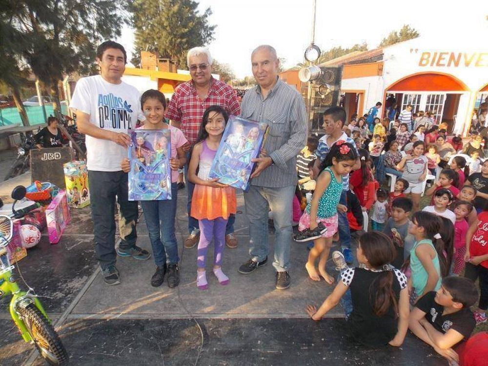LA BANDA: El Sindicato de Comercio agasaj� a hijos de empleados mercantiles