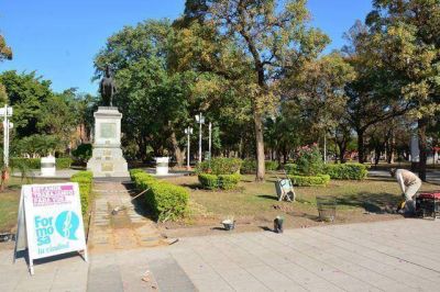 Limpieza integral de la Plaza San Mart�n 