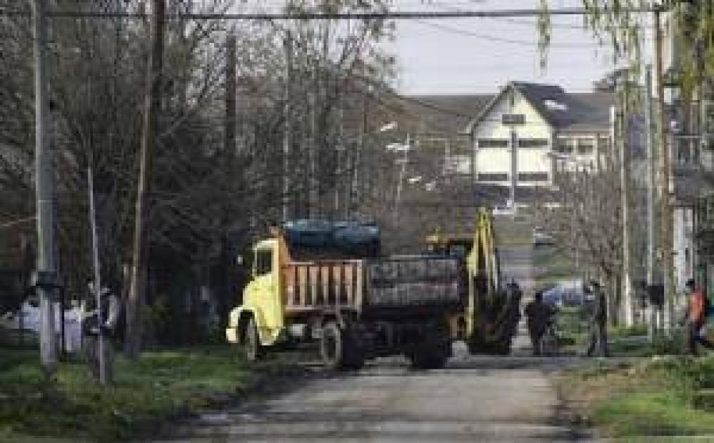 Obras de saneamiento hidr�ulico en Agustoni