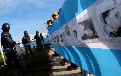 �Una piedra impact� contra un auto de la comitiva presidencial�