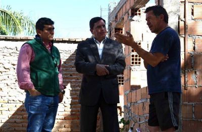 Recorren e inspeccionan obras de viviendas en FME