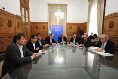 Se realiz� la apertura de sobres para la obra de captaci�n y acueducto de agua en San Salvador de Jujuy