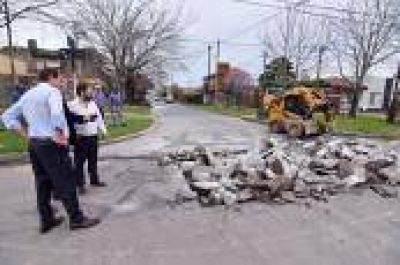 La Plata: Municipalidad refuerza los equipos de trabajo para acelerar las obras de repavimentaci�n y bacheo