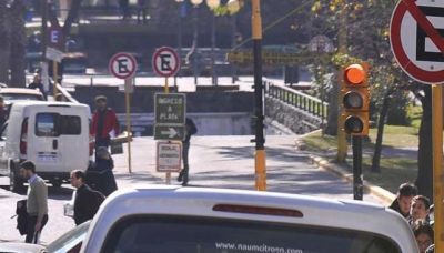 El estacionamiento se cobra en multas