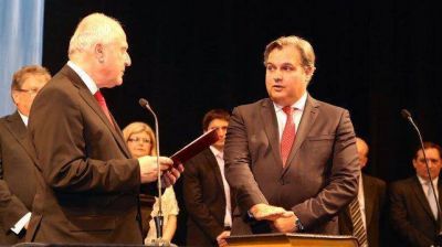 El gobierno provincial no reabrir� la discusi�n salarial para cuidar los recursos de Santa Fe