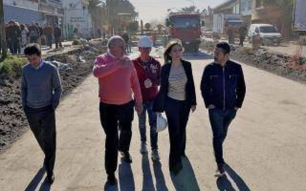 Merlo: Vidal supervis� obras de remodelaci�n y pavimentaci�n de ruta 21