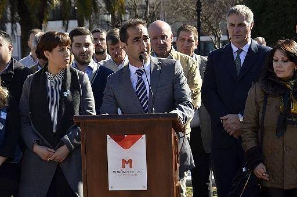 Tagliaferro encabez� el acto de homenaje a Jos� de San Mart�n