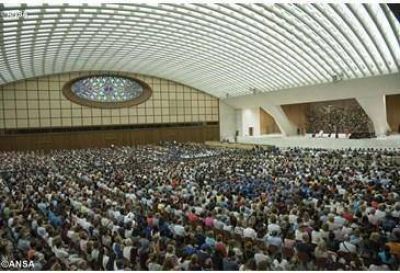 Catequesis del Papa: La Misericordia instrumento de comuni�n