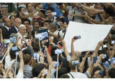 �Seguir a Jes�s es estar al servicio de la vida y de la comuni�n�, el Papa en la catequesis