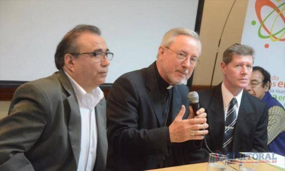 Dirigentes pol�ticos de Corrientes firmaron en Yapey� un Acta de Compromiso