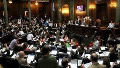 Natalia Fidel: �Publicar qu� vota cada diputado es transparencia�