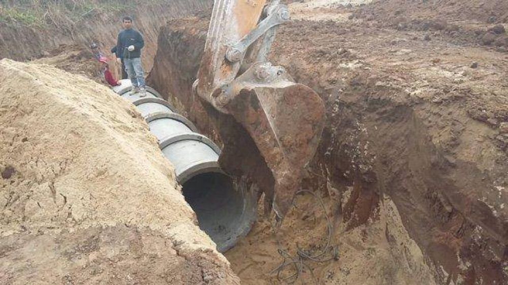 Obras de canalizaci�n y desag�es en Timb�es