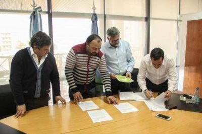 La Provincia firm� un Convenio de Cooperaci�n con Asociaci�n Vecinal de La Matanza