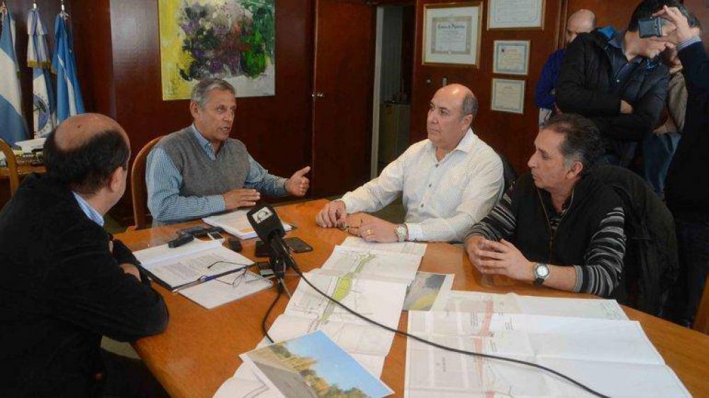 Quiroga tendr� mil millones de pesos para la obra p�blica