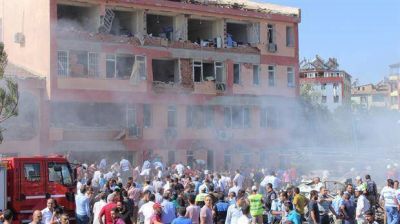 Sigue la violencia en Turqu�a: al menos 6 muertos y m�s de 200 heridos tras la explosi�n de dos coches bomba