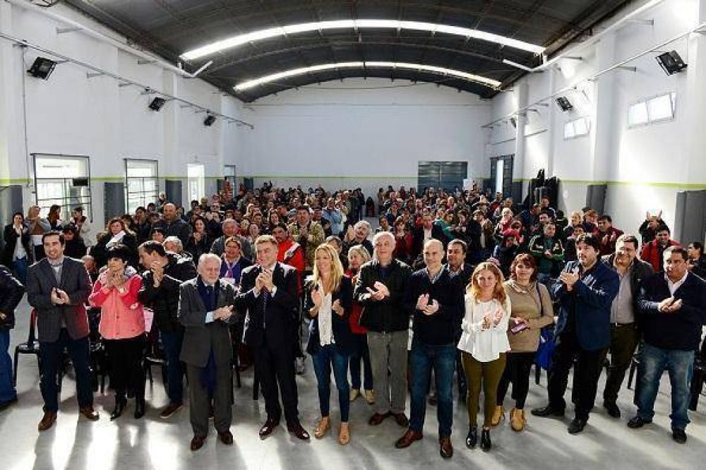 El Municipio, Provincia y Naci�n entregaron escrituras a vecinos