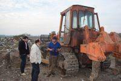 Salom�n recorri� el predio del basural
