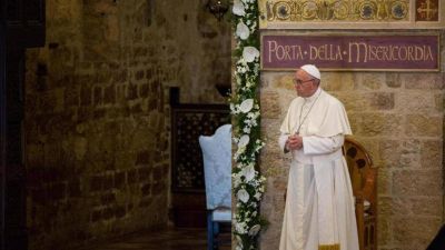 Francisco en As�s por los 30 a�os del Encuentro interreligioso