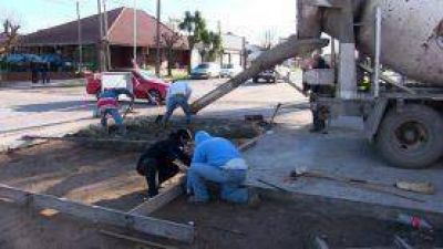 Reparan el pavimento en la esquina de avenida 42 y calle 65