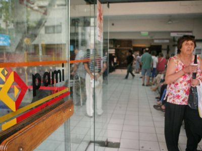 Los jubilados de Pami reclaman por el servicio m�dico a domicilio