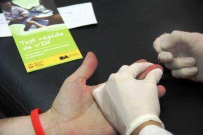 Realizan �test r�pido� de HIV