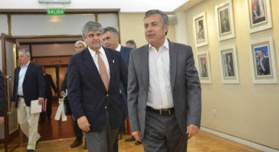 Furia de Cornejo con YPF por dar de baja inversiones en Mendoza