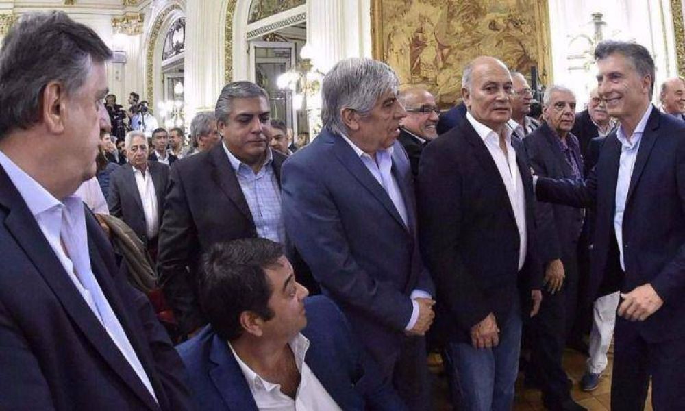 El �Momo� dice que Massa controlar� la CGT y le pide a Macri que dinamite la reunificaci�n