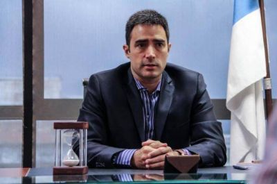 �Manzur pretende mantener cooptados a los municipios�