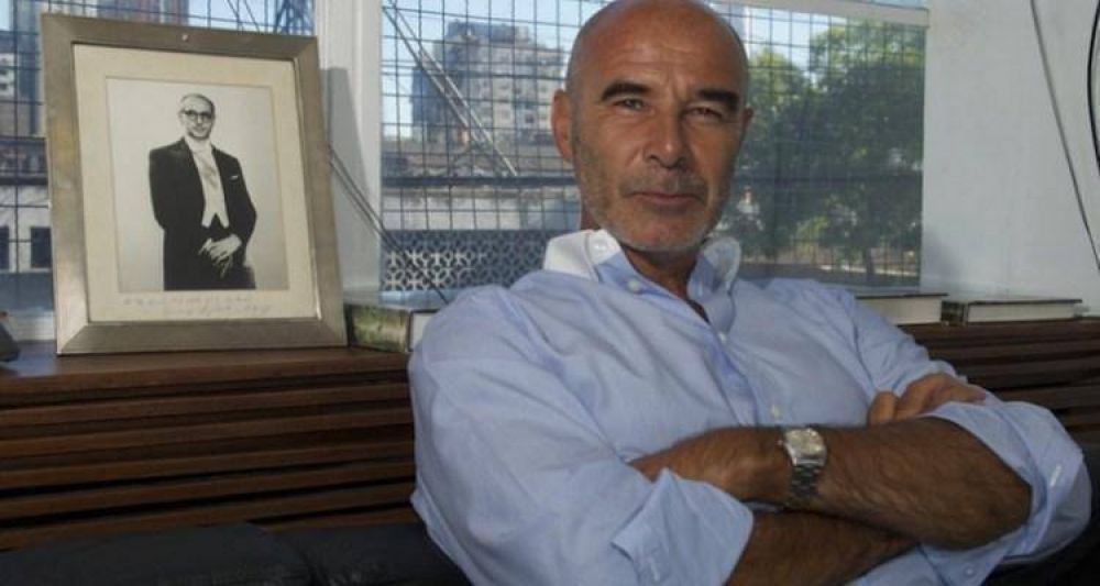 G�mez Centuri�n fue echado de la Aduana por presuntos actos de corrupci�n